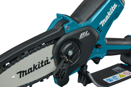 Цепная аккумуляторная пила Makita 12В CXT UC100DZ