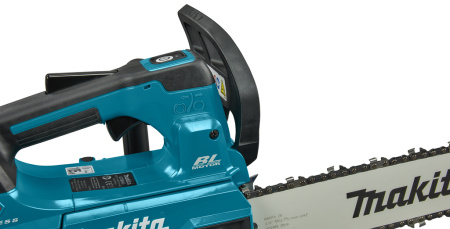 Цепная аккумуляторная пила Makita 40В XGT UC004GM101