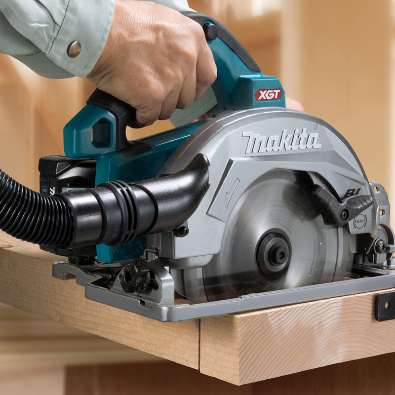 Дисковая аккумуляторная пила 190 мм, 40В XGT Makita HS004GZ01