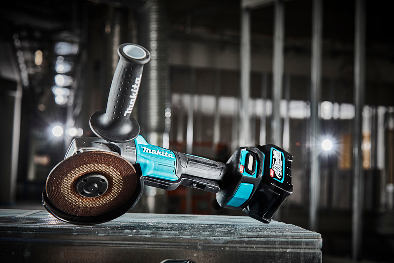 Угловая шлифовальная машина 125 мм, 40В XGT Makita GA013GM101