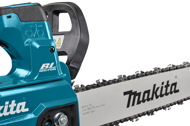 Цепная аккумуляторная пила Makita 40В XGT UC004GZ