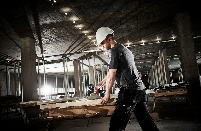 Дрель-шуруповерт 54 Нм, 18В LXT Makita DDF484RME