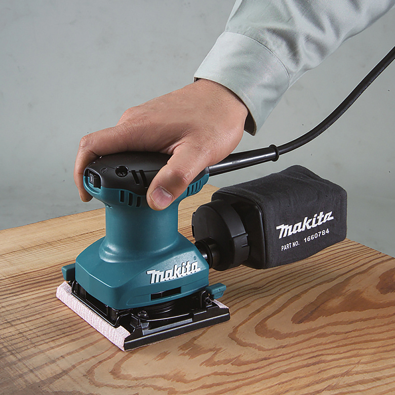 Вибрационная шлифовальная машина Makita BO4557