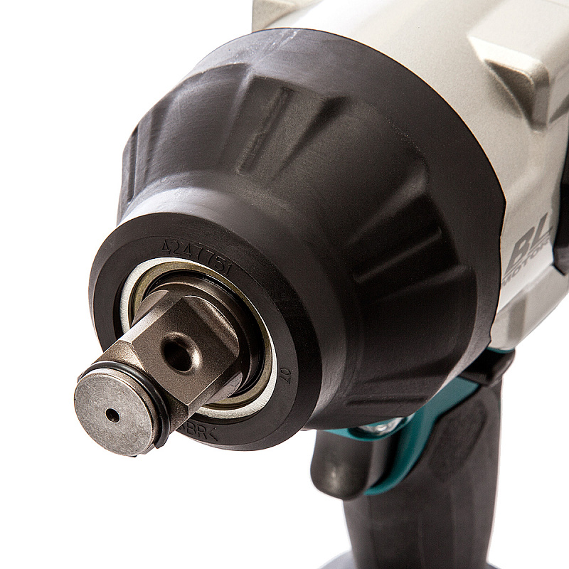 Ударный аккумуляторный гайковерт Makita 18В LXT DTW1002Z