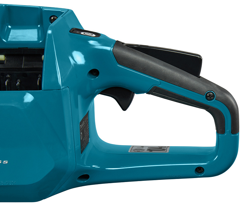 Цепная аккумуляторная пила Makita 40В XGT UC015GZ01