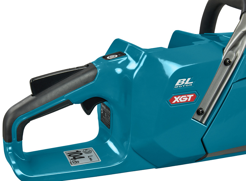 Цепная аккумуляторная пила Makita 40В XGT UC012GZ